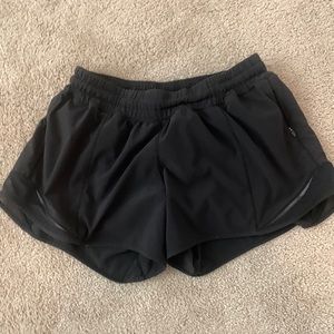 Black lululemon hottie hots size 6